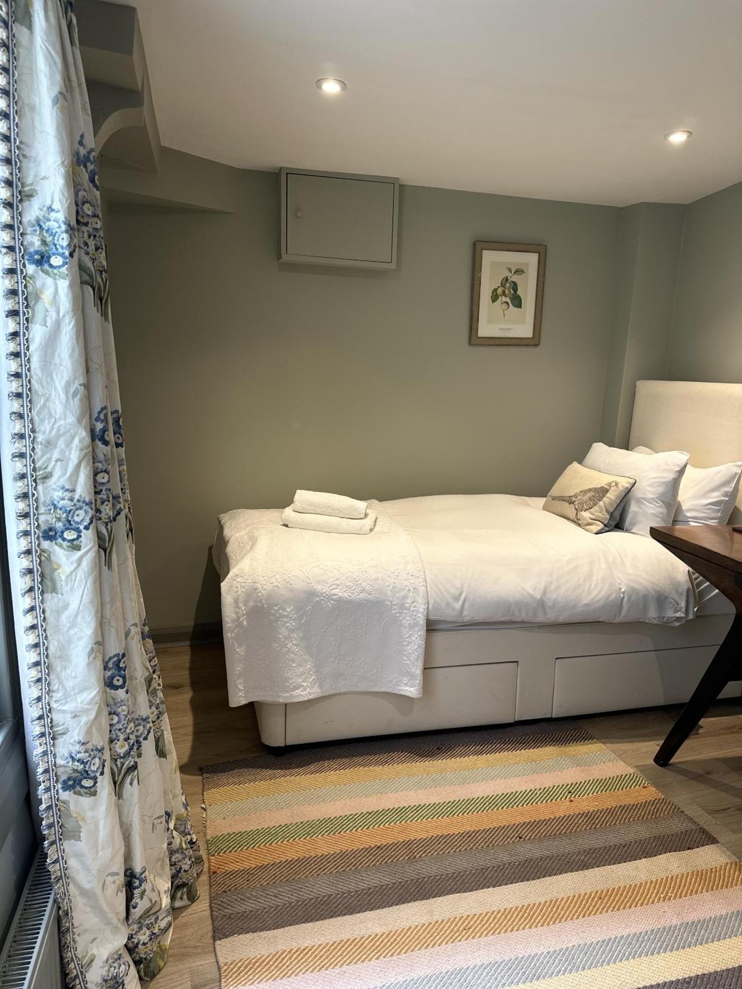 Unique Clifton Apartment On Historic Crescent Bristol Kültér fotó